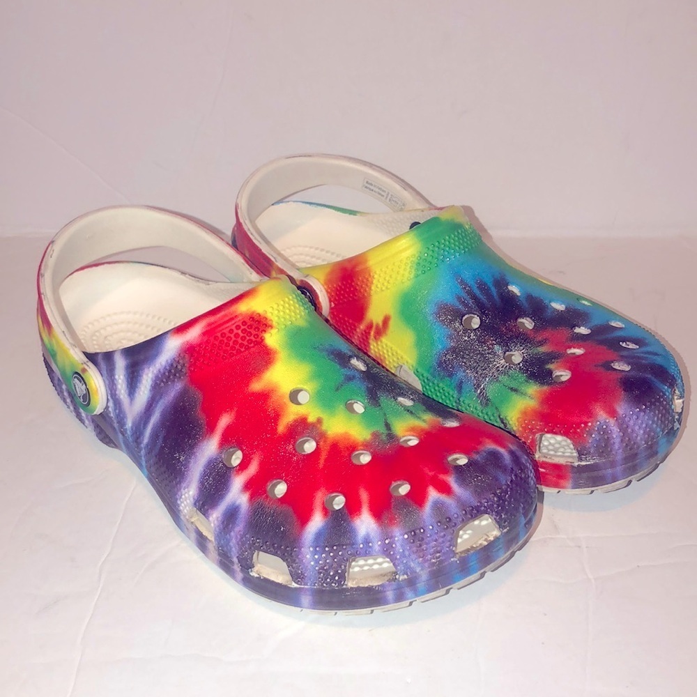 Crocs Unisex Classic Tye-Died Graphic Clogs